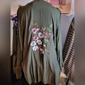 Xl long Sleeve jacket/Duster with floral embroidery
